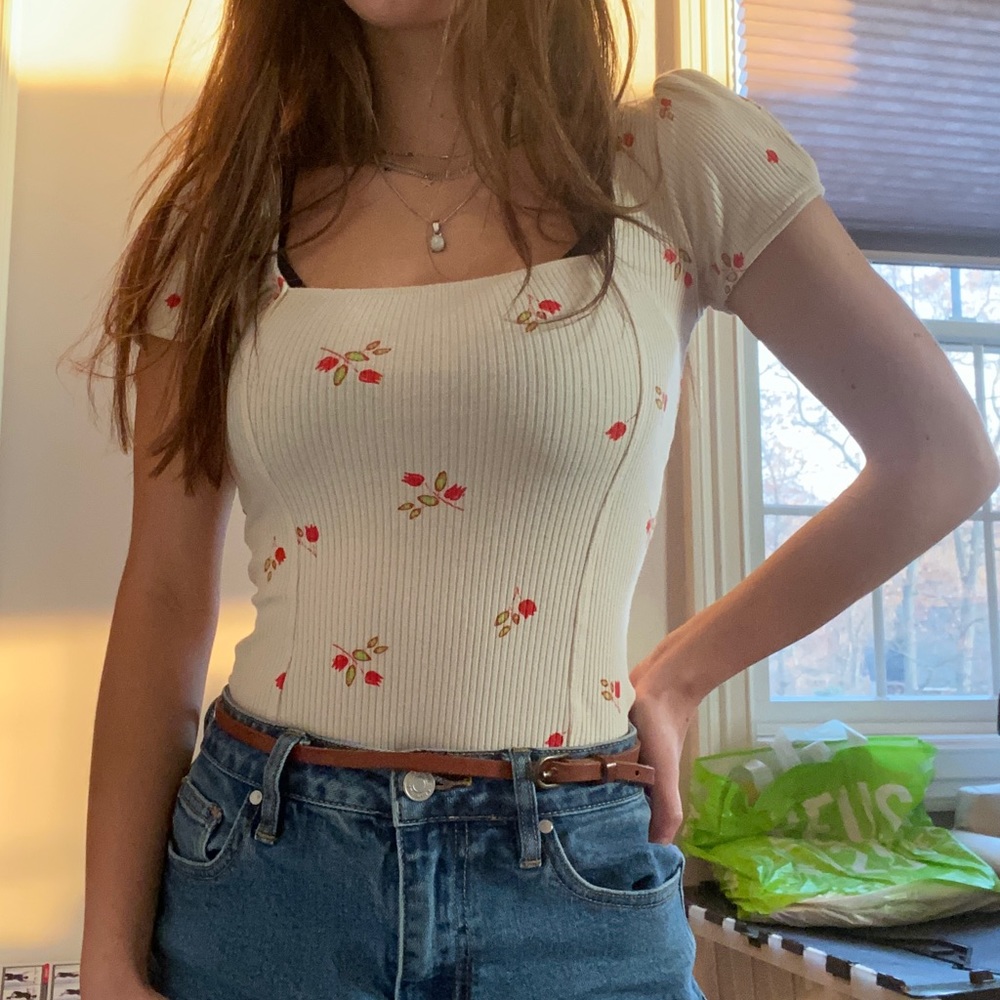 White floral body suit square neck short sleeve